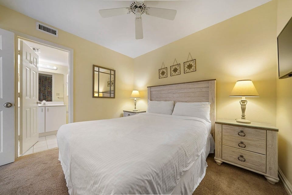 Pelican Beach 1216 - Destin - Bedroom
