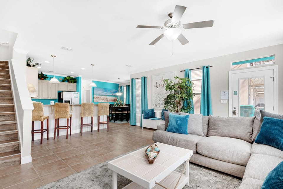 Open floor plan!