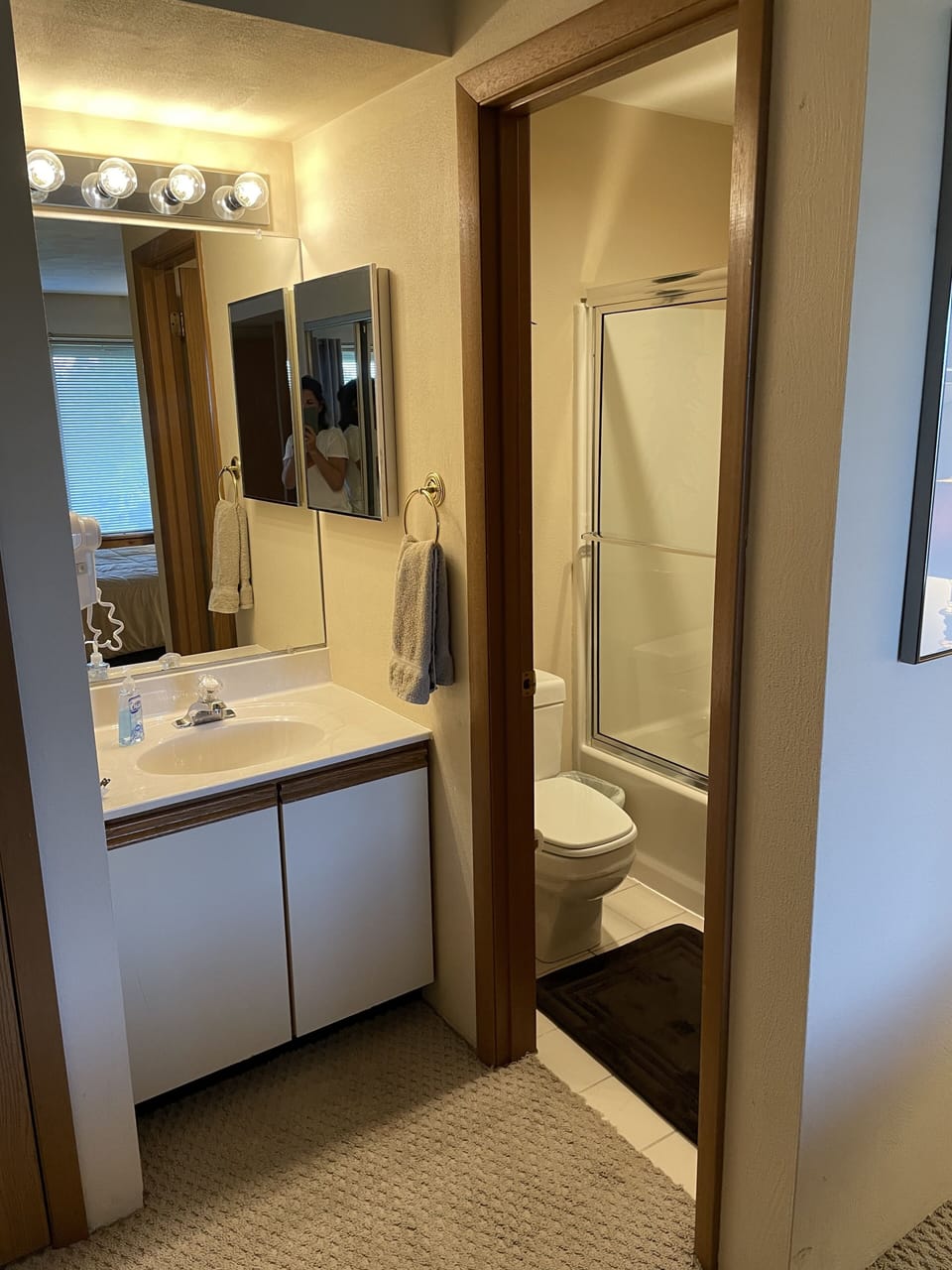 master bedroom bathroom
