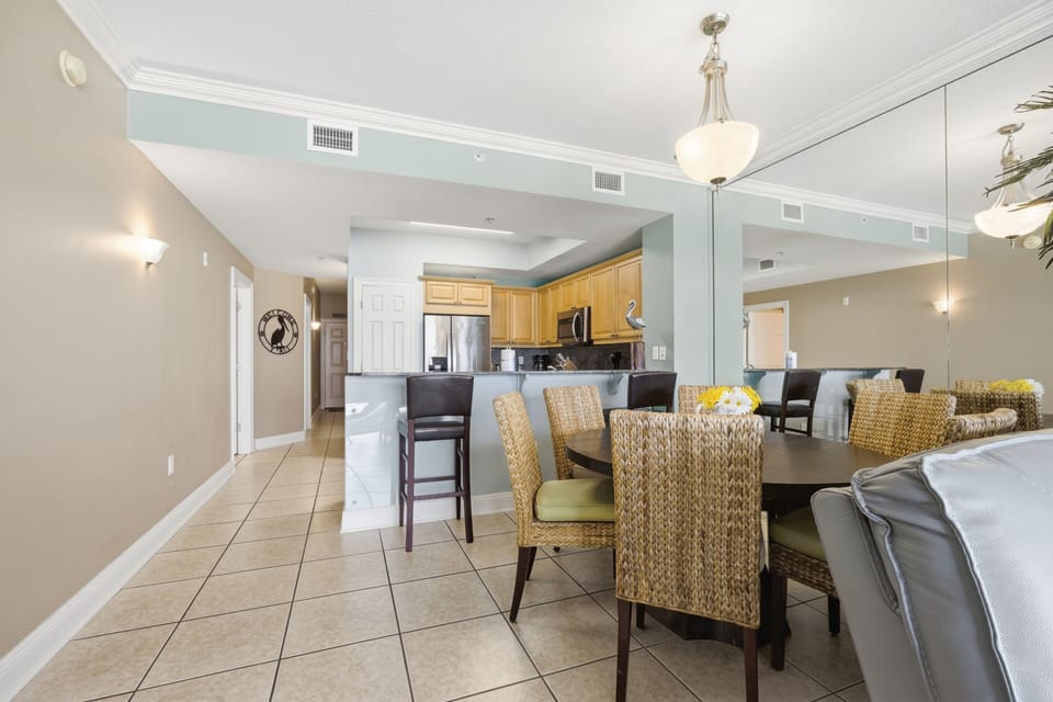 Summer Place #408 Dining Area