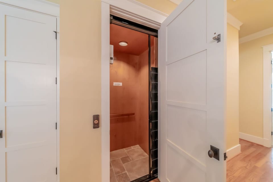 Pompano Palace | Elevator