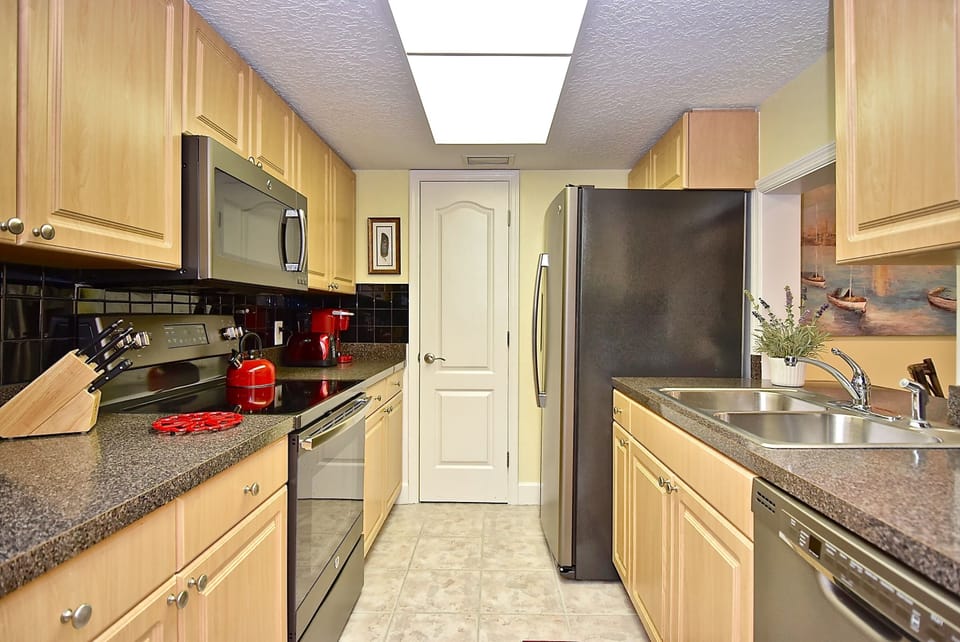 Great kitchen! All new appliances, and a Keurig!