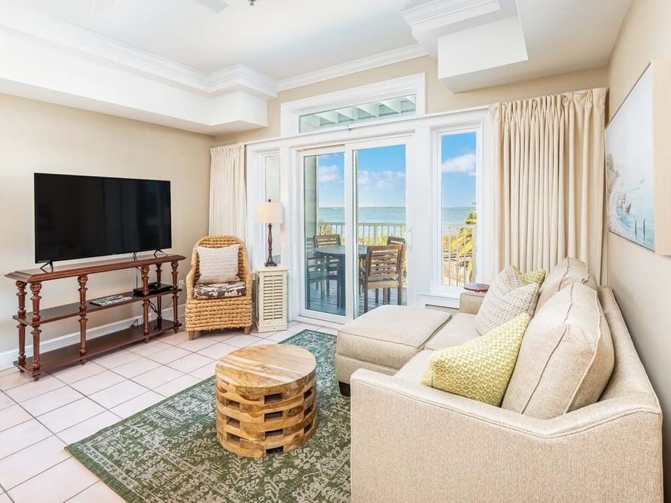 Welcome To Bay View Villas 203 - Waterfront w/ Pool Access