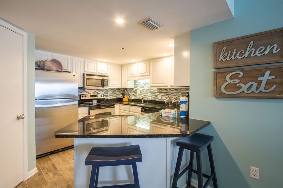 Kitchen 3-Phoenix VII 913-Orange Beach, AL
