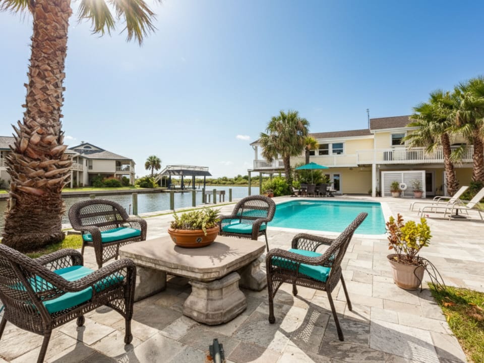 Welcome To Luna Mar!