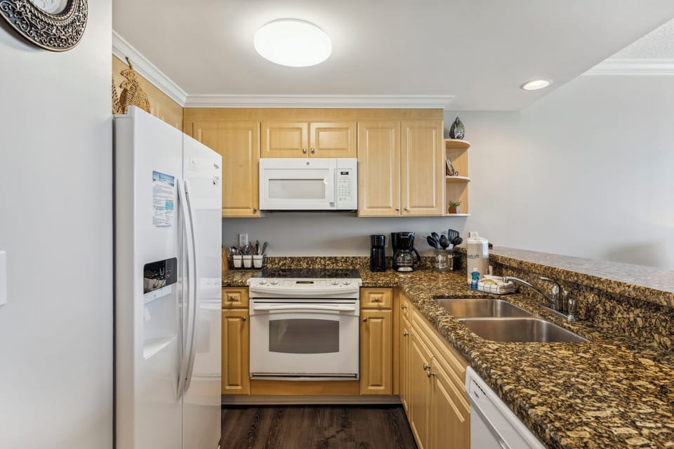 Fully Stocked Kitchen