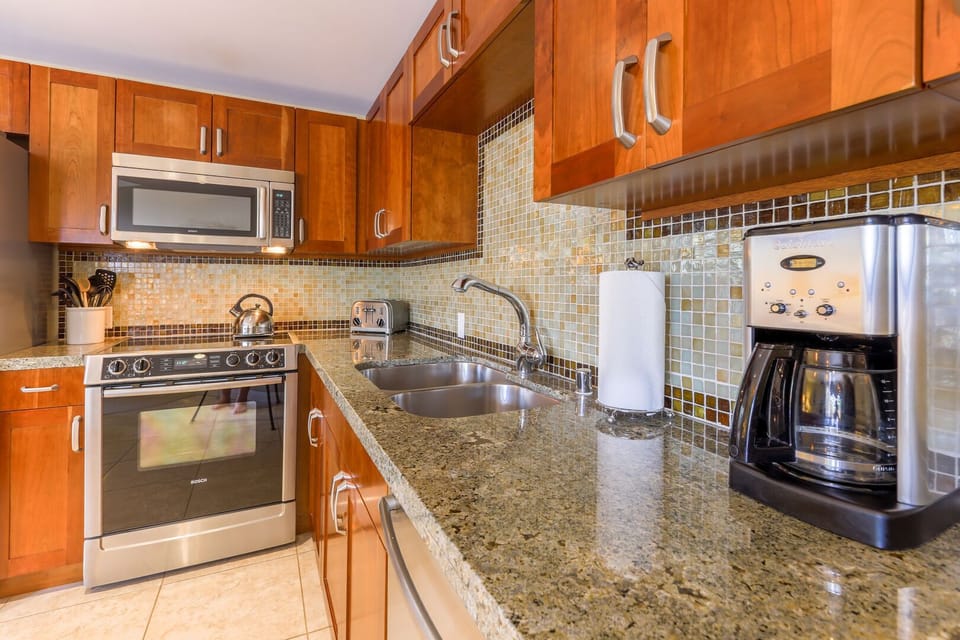Full gourmet kitchen