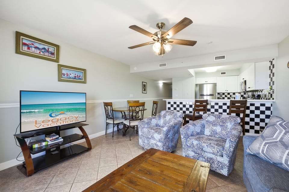 Pelican Isle #106 Living Room