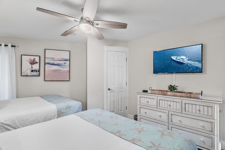 Guest bedroom with queen beds