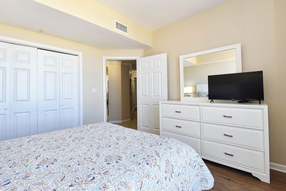 Silver Beach Towers West 1203- Guest Bedroom