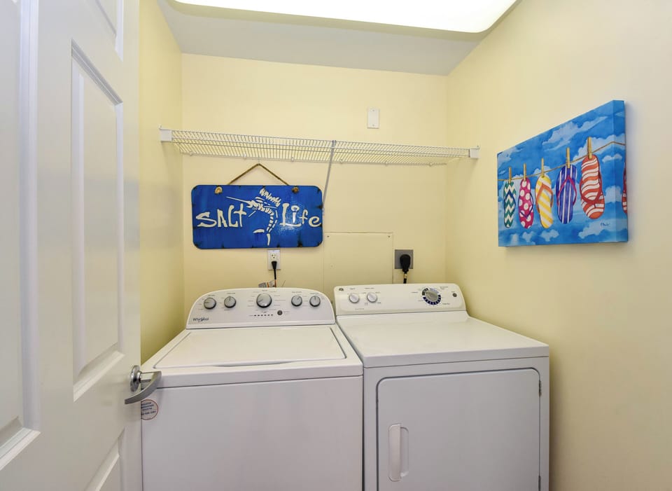 Silver Beach Tower West 502- In-Unit Washer and Dryer