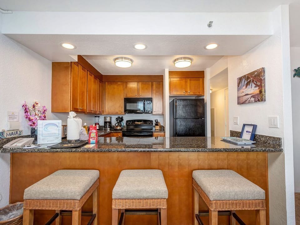 Marble Countertop and 3 Barstools