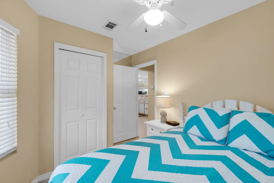 Guest bedroom