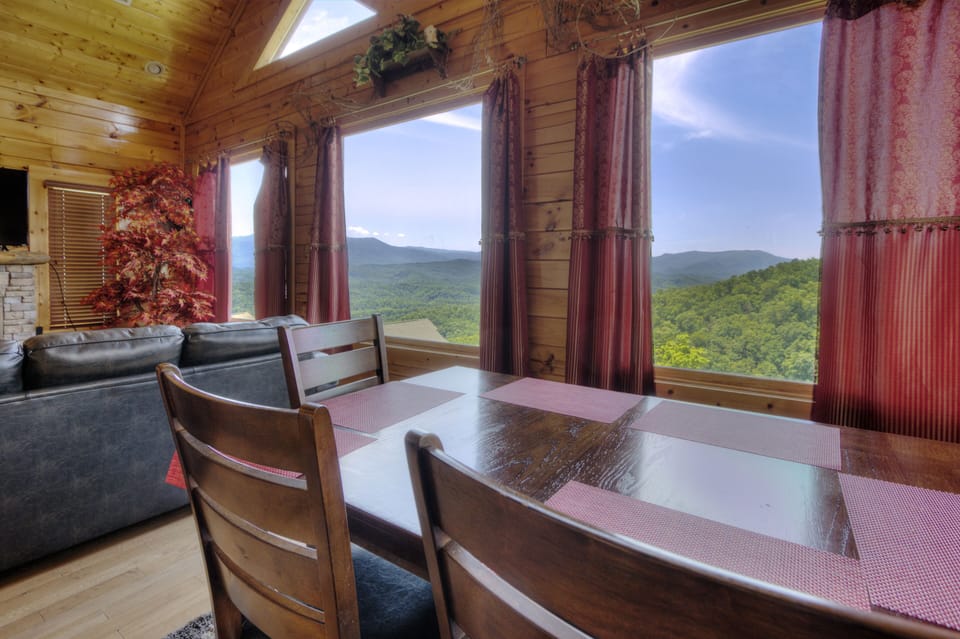Dining with a View! - Incredible Mountain Views!