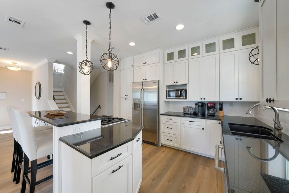 Casa Lontano - Vacation Rental House with Community Pool and Hot Tub Near Beach in Destiny by the Sea Destin, Florida - Five Star Properties Destin/30A
