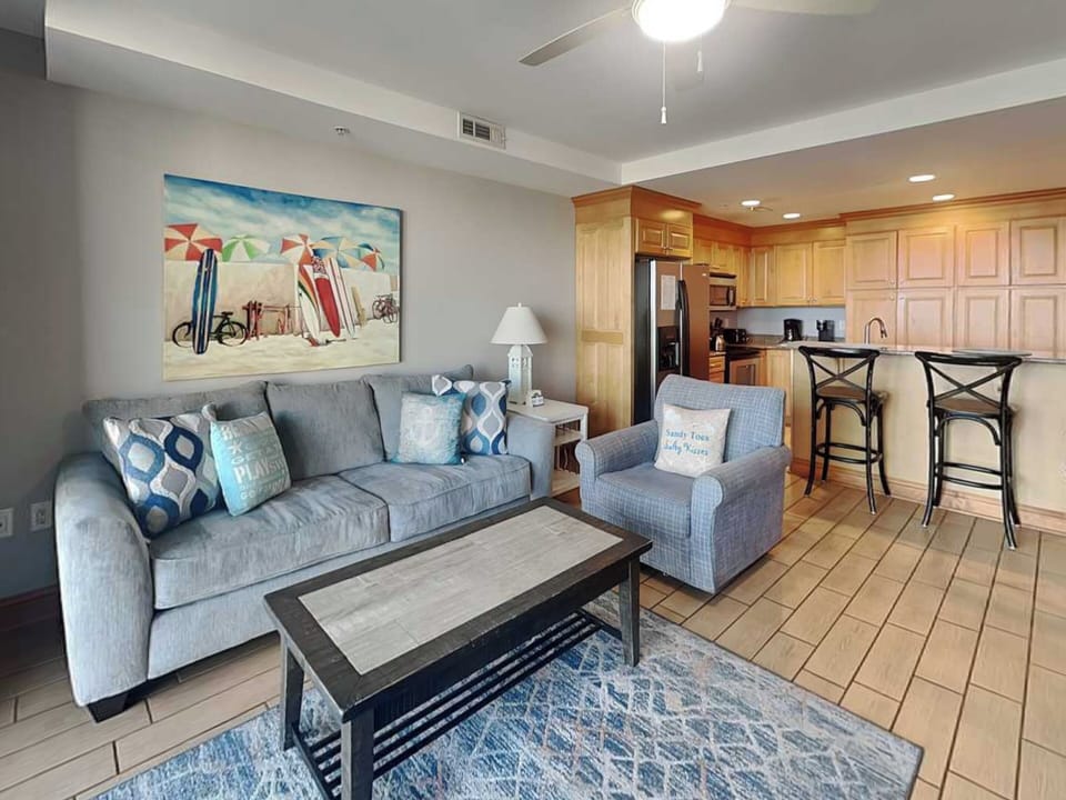 Living Area w. Sofa Sleeper