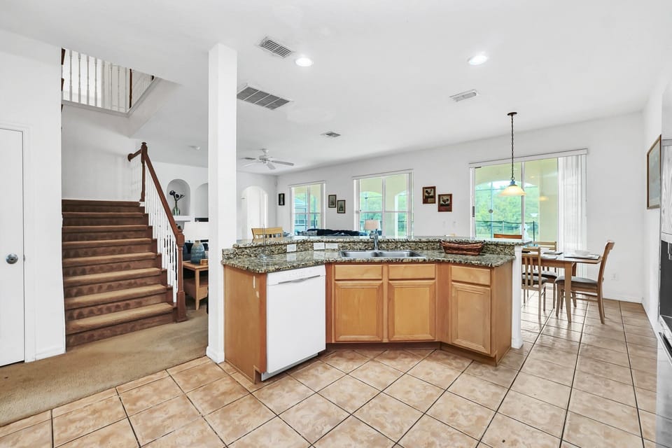 18-web-or-mls-203-birkdale-st