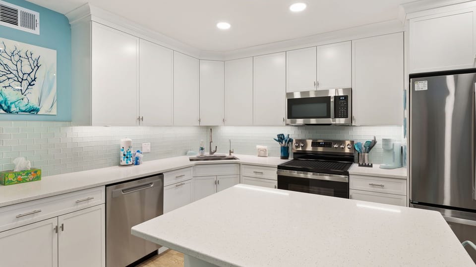 Full Kitchen with Island