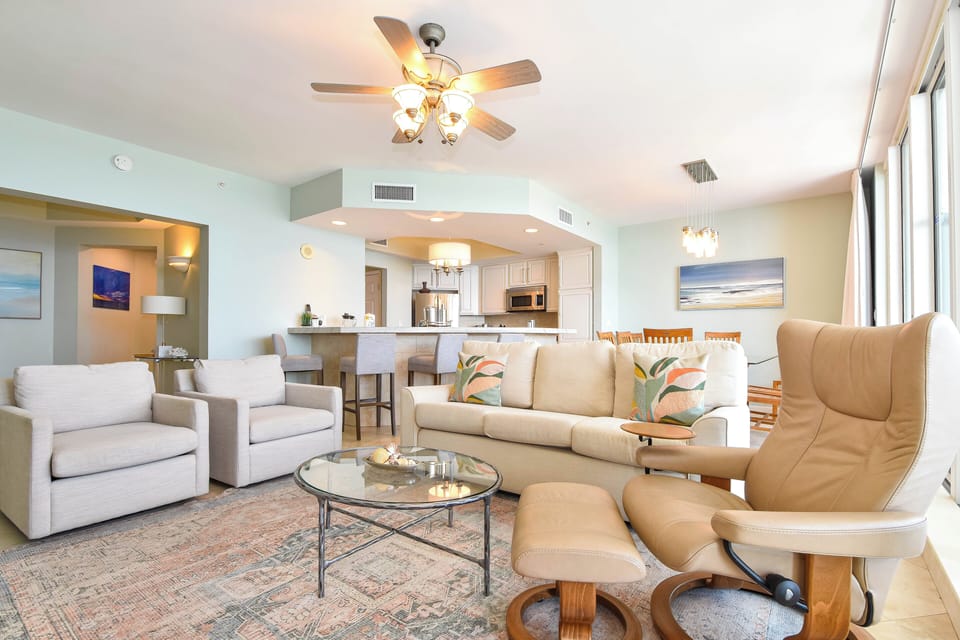 Silver Beach Towers East 1404 - Open Floor Plan