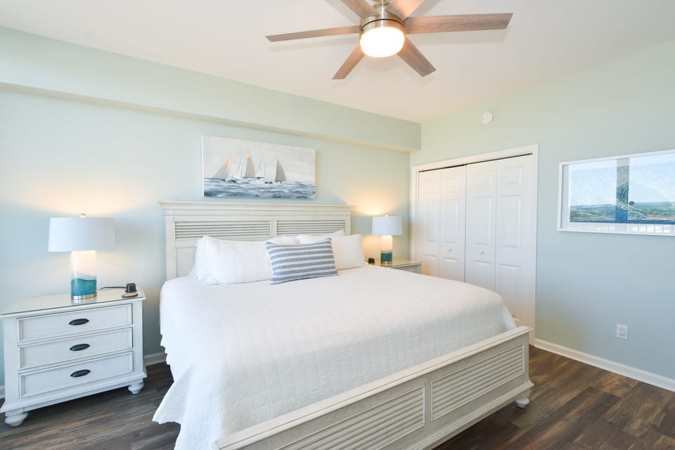 Silver Beach Towers East 1404 - Guest Bedroom