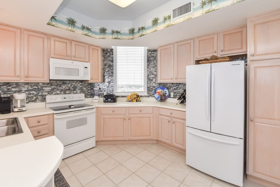Silver Beach Towers East 1206 - Fully Equipped Kitchen
