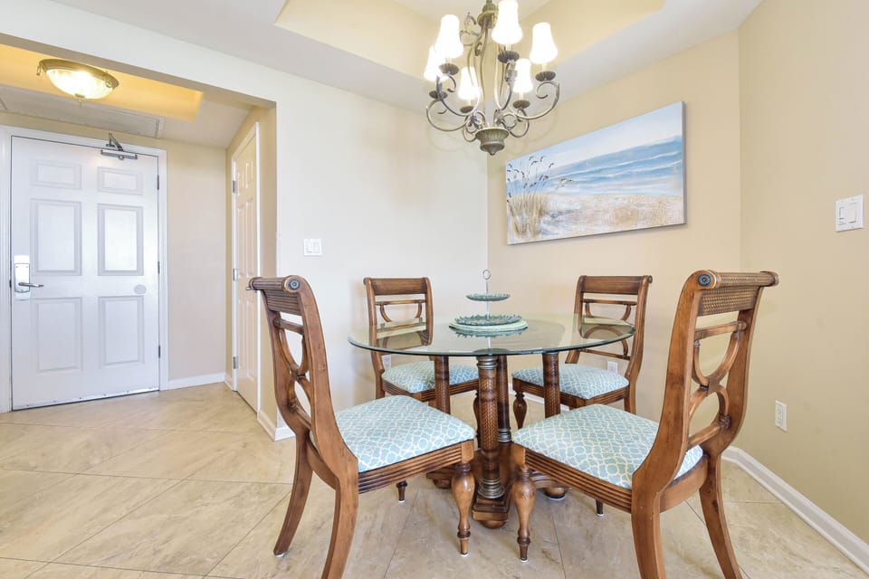 Silver Beach Towers East 605- Dining Area