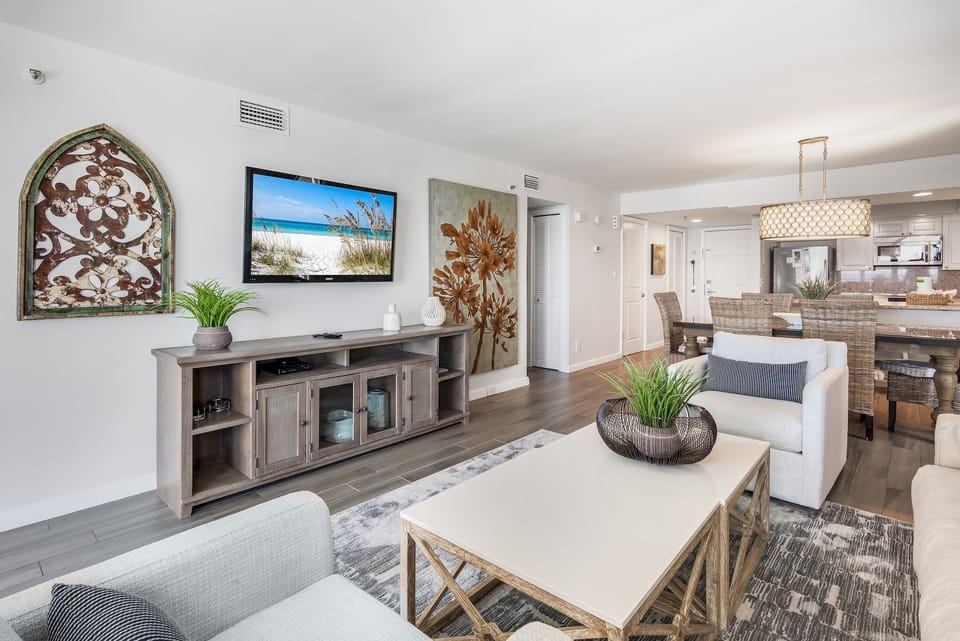 Living & Dining Room