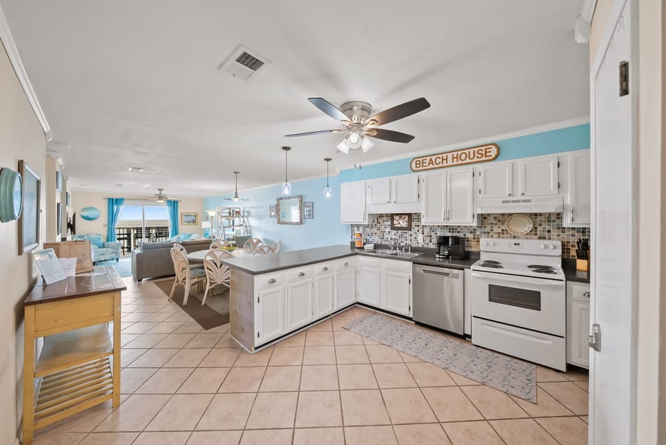 The Breezeway~ Kitchen with gulf Views