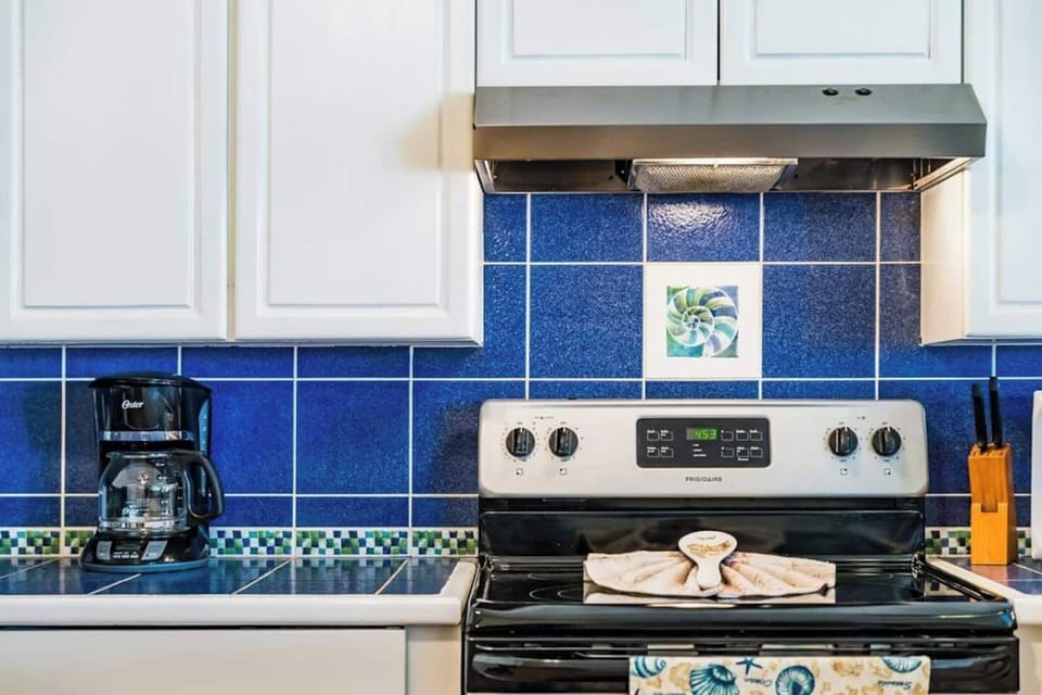 Vacations are made easy with a fully equipped kitchen