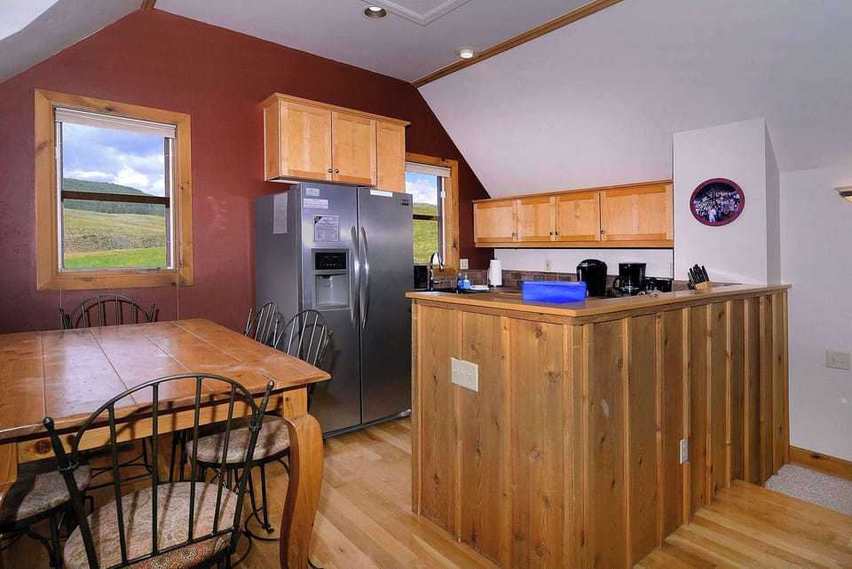 Kitchen/dining