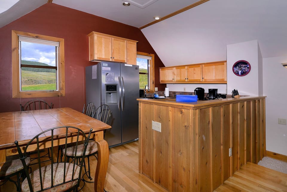 Kitchen/dining