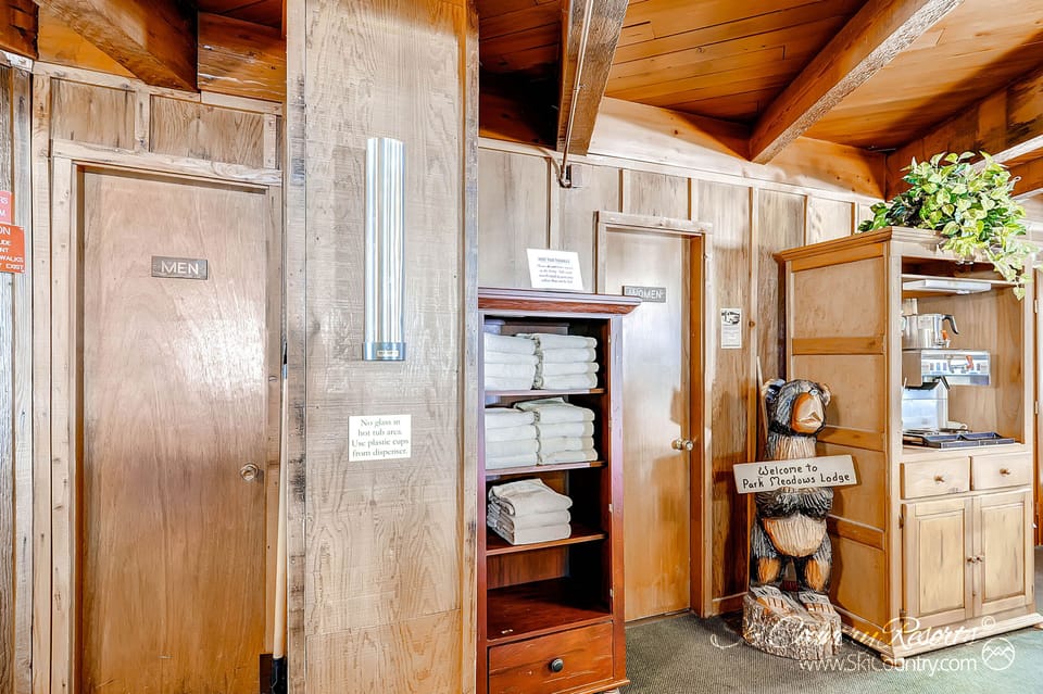 Lobby with gas fireplace