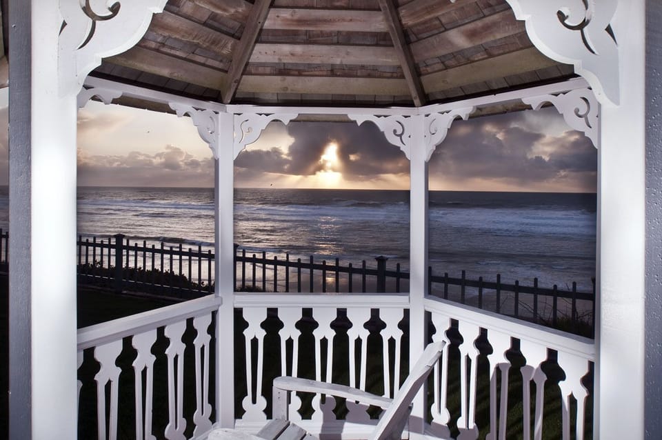 Gazebo in large private grass yard overlooks the oceanfront - Perfect place for your favorite book.
