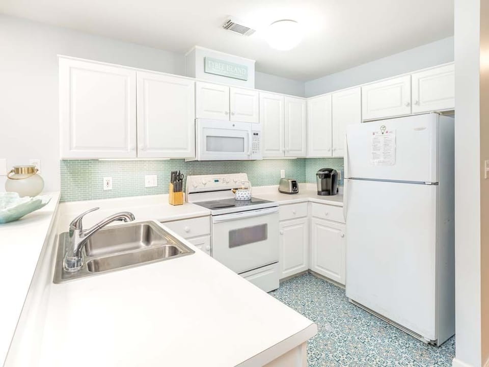 Full Kitchen