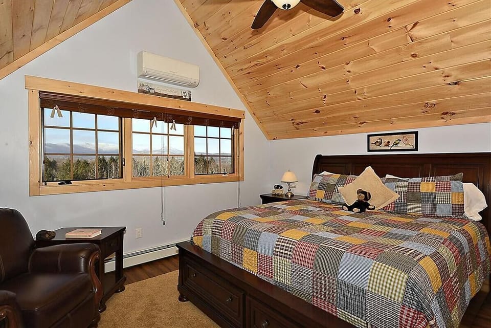 Upper Level - Bedroom