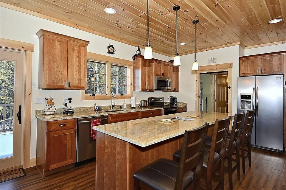 Main Level - Kitchen