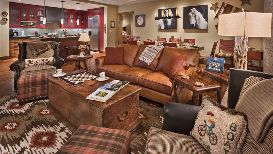 Great Room, Main Level - Cozy seating area