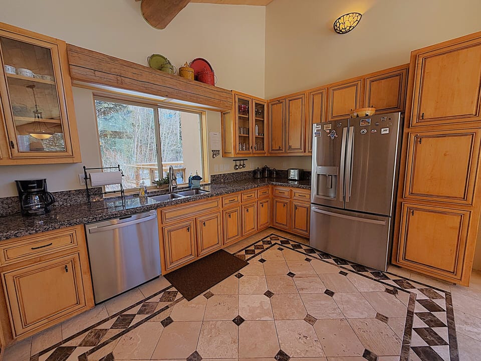 Fully Stocked Kitchen