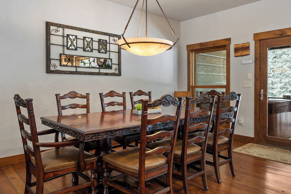Seating for eight at the dining room table