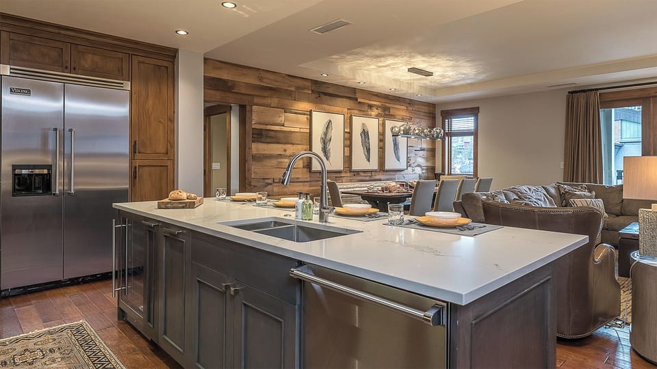 Kitchen, Main Level - Large island