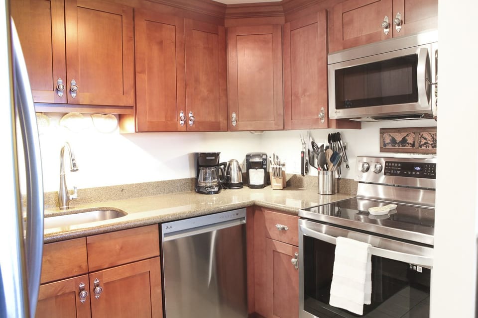 B6 Kihei Sands Beachfront Condominiums