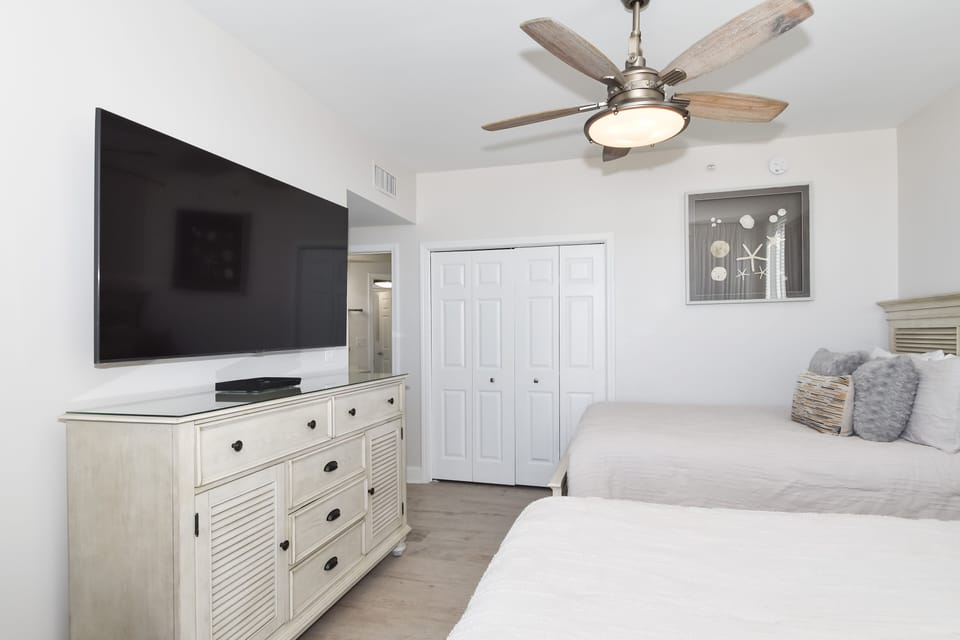 Silver Beach Towers East 1506- Guest Bedroom