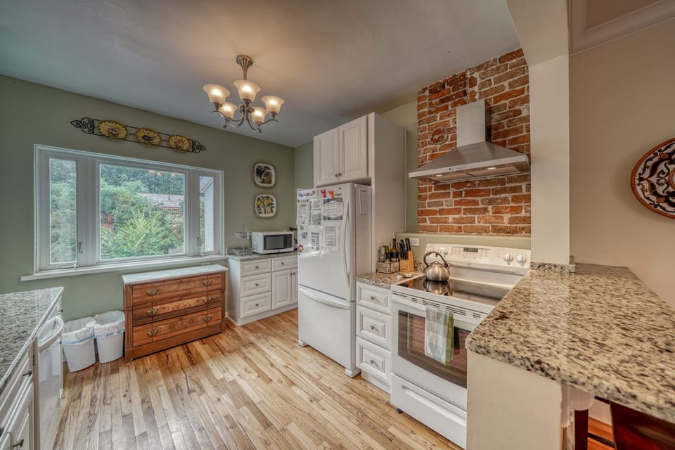 Fully appointed kitchen