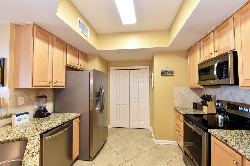 Silver Beach Towers East 305- Kitchen