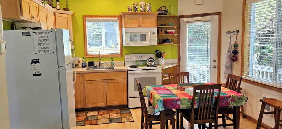 Kitchen - Dining