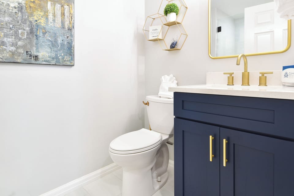 Silver Shells St. Croix 1004- Guest Bathroom