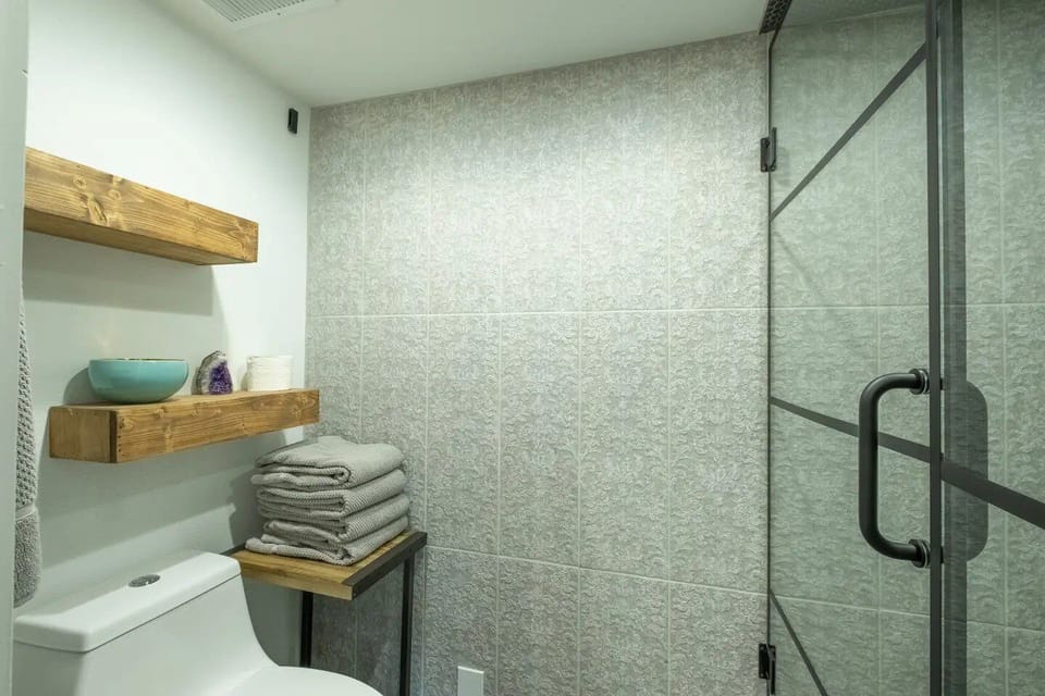 Guests will use the shower on the third floor.