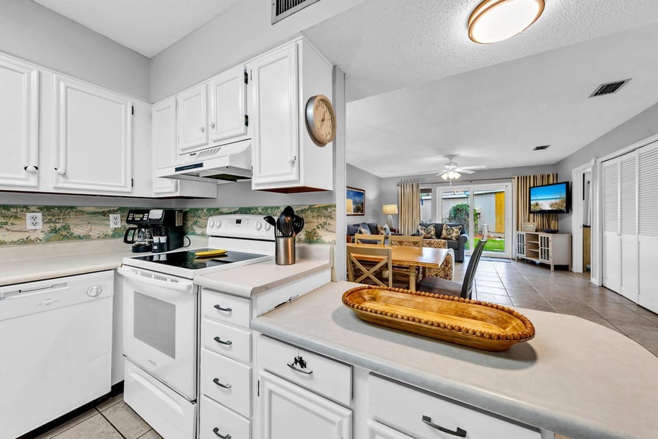 Kitchen With Bar - Please Note: This Unit Does Not Have a Garbage Disposal