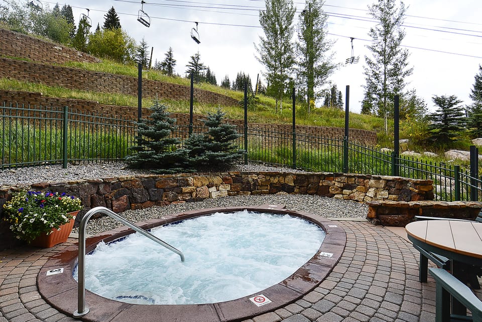 Zephyr Slopeside hot tubs available for your use