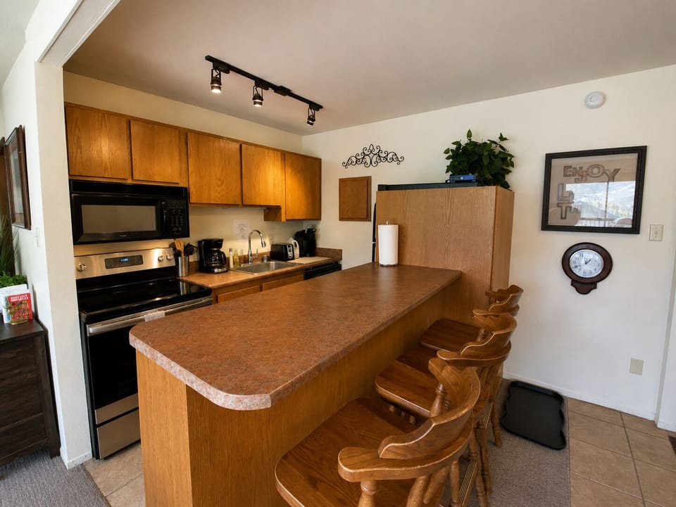 Fully Stocked Kitchen